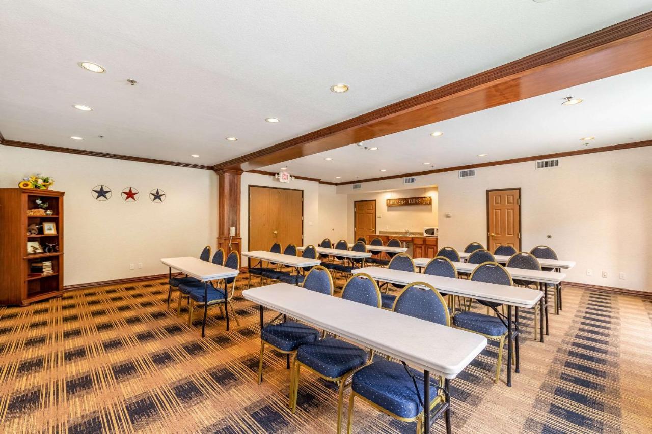 Quality Inn & Suites Lampasas Bagian luar foto