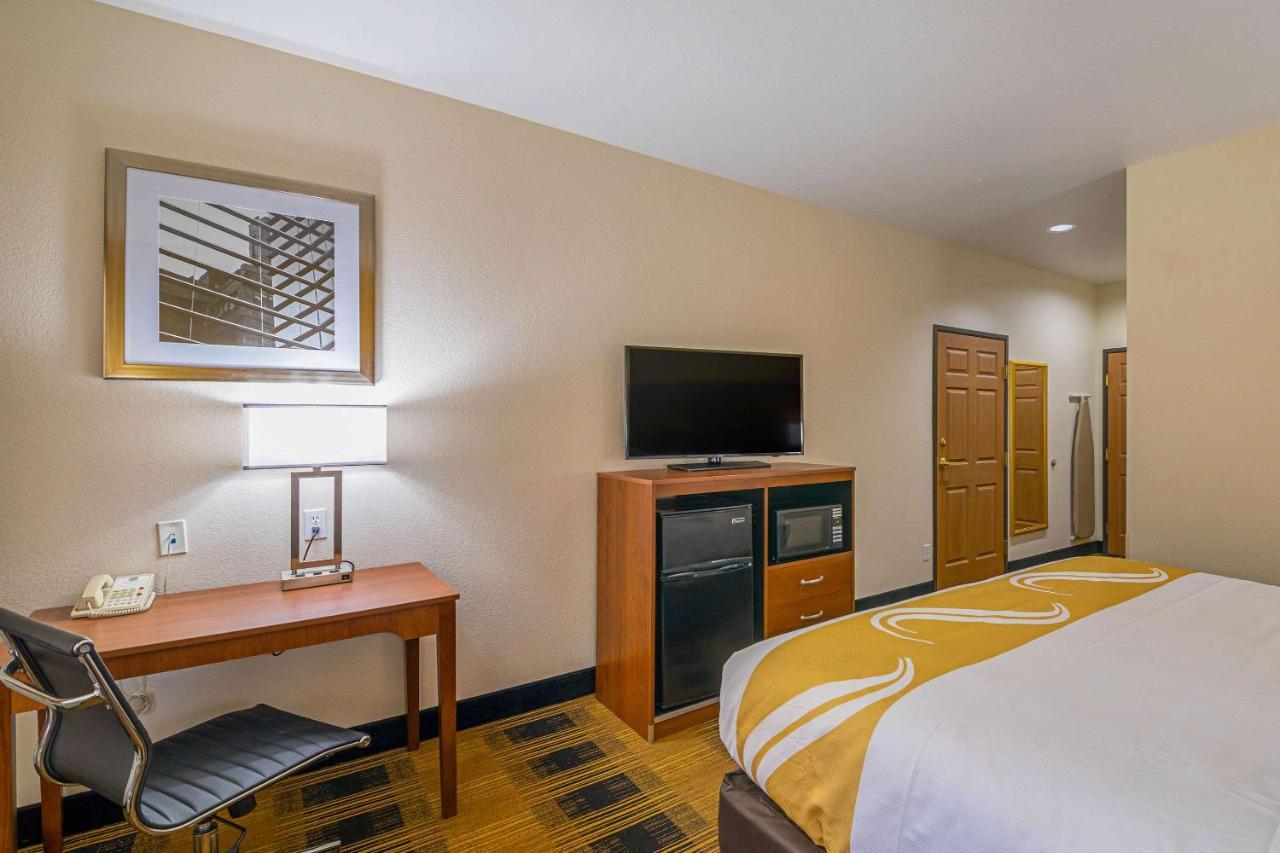 Quality Inn & Suites Lampasas Bagian luar foto