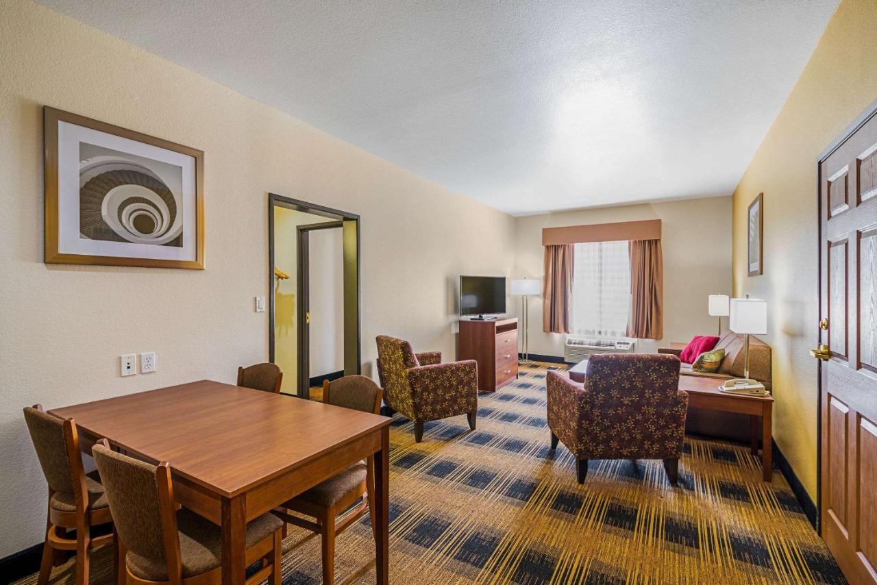 Quality Inn & Suites Lampasas Bagian luar foto