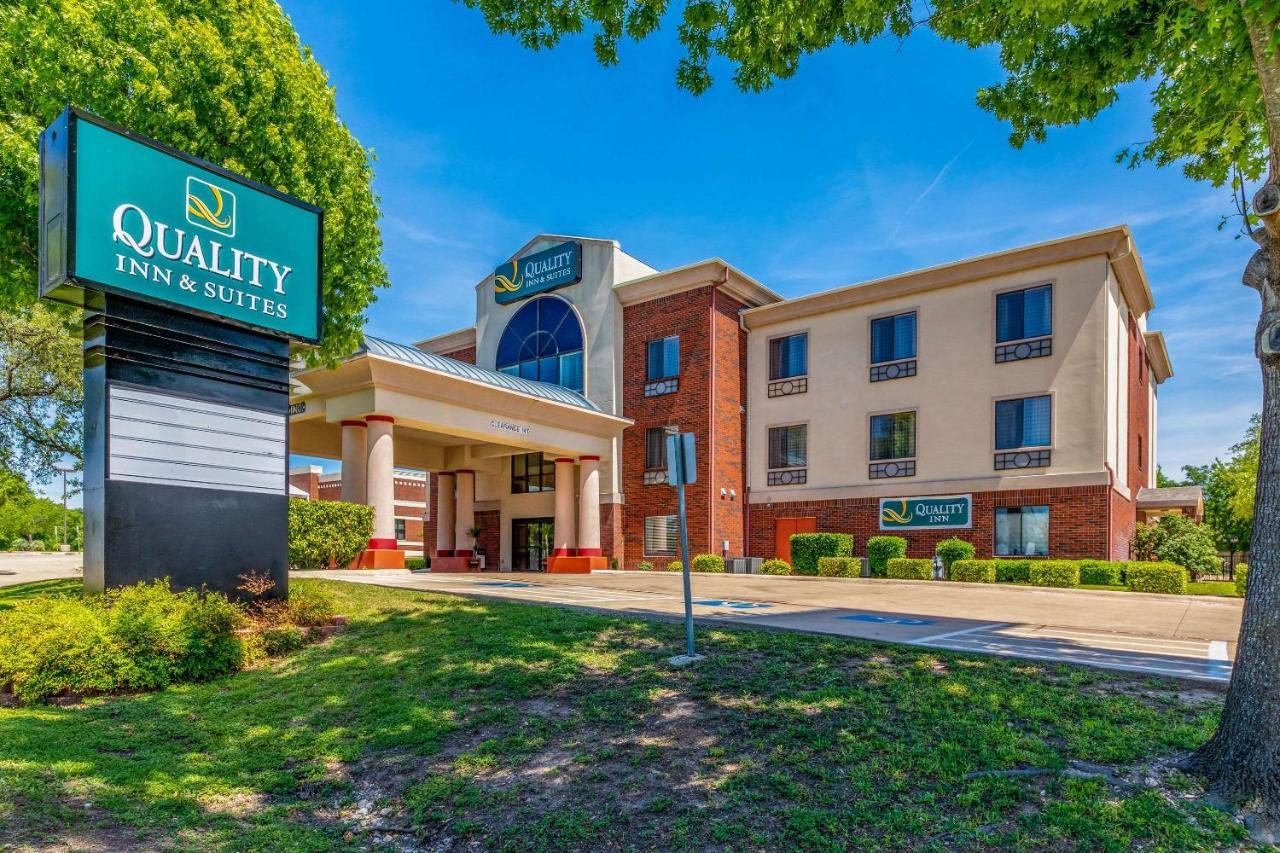Quality Inn & Suites Lampasas Bagian luar foto