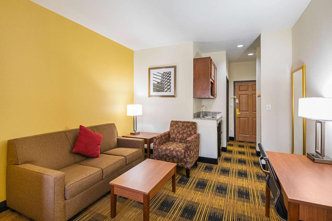 Quality Inn & Suites Lampasas Bagian luar foto